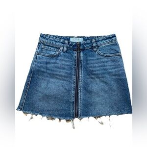 Free People We The Free Zip it Up Blue Jean Denim Raw Hem Mini Skirt Size 25
